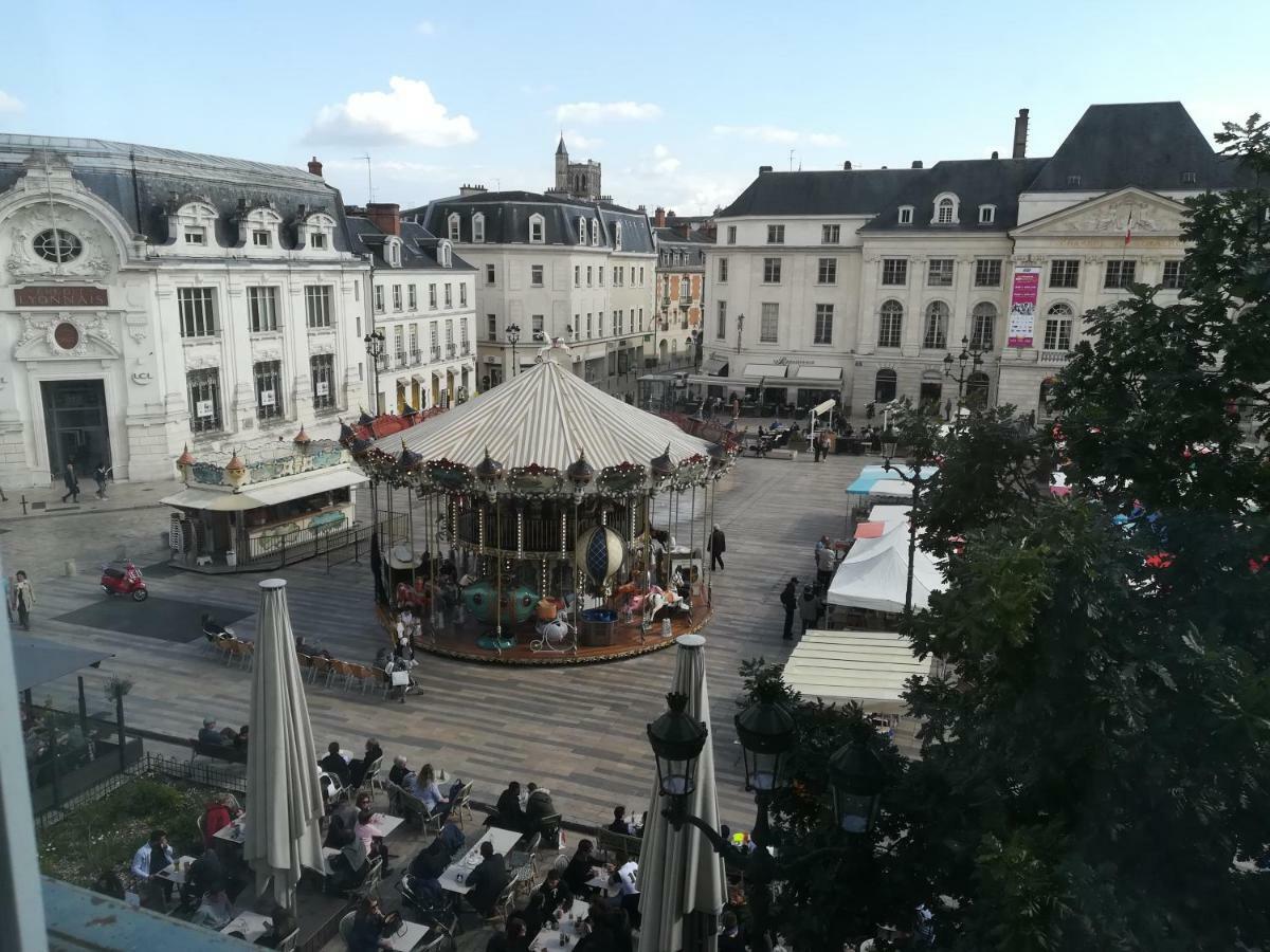 Appartement Avec Belle Vue Sur La Place Du Martroi Orleans Exterior photo